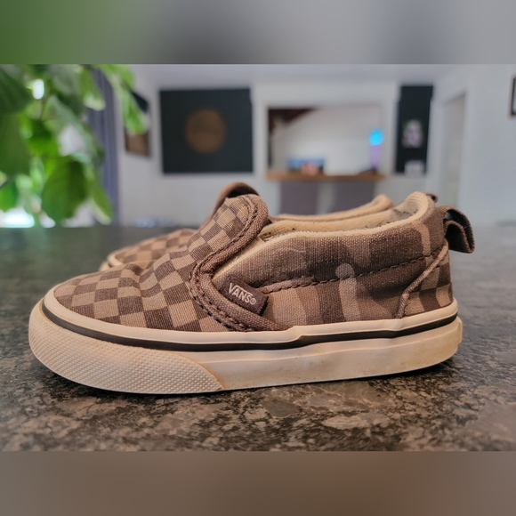 Toddler Vans slip on 7c or 7 child - Picture 8 of 11